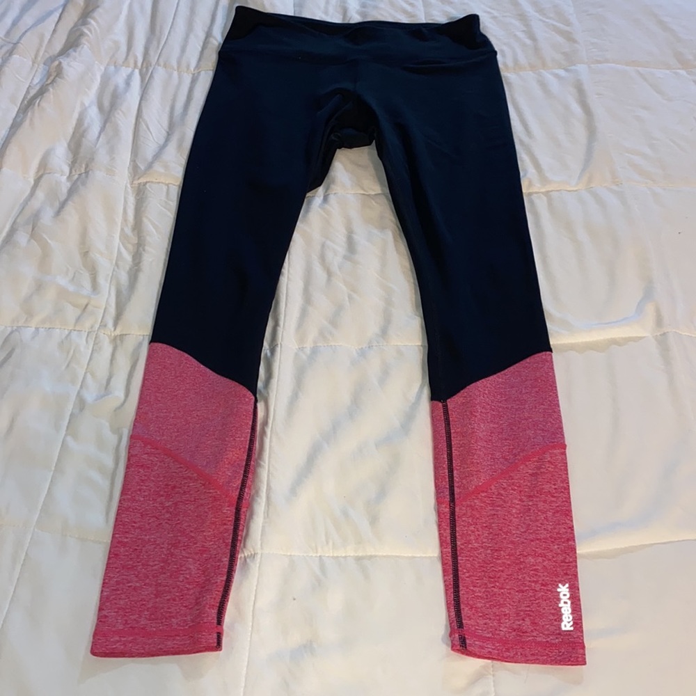 Reebok leggings, medium, black and pink. Like new.